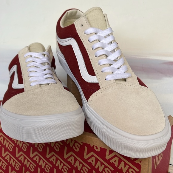 Vans Men’s Old Skool
Canvas/Suede Fired Brick
VN0007NTZHG
Sneakers - Picture 5 of 16